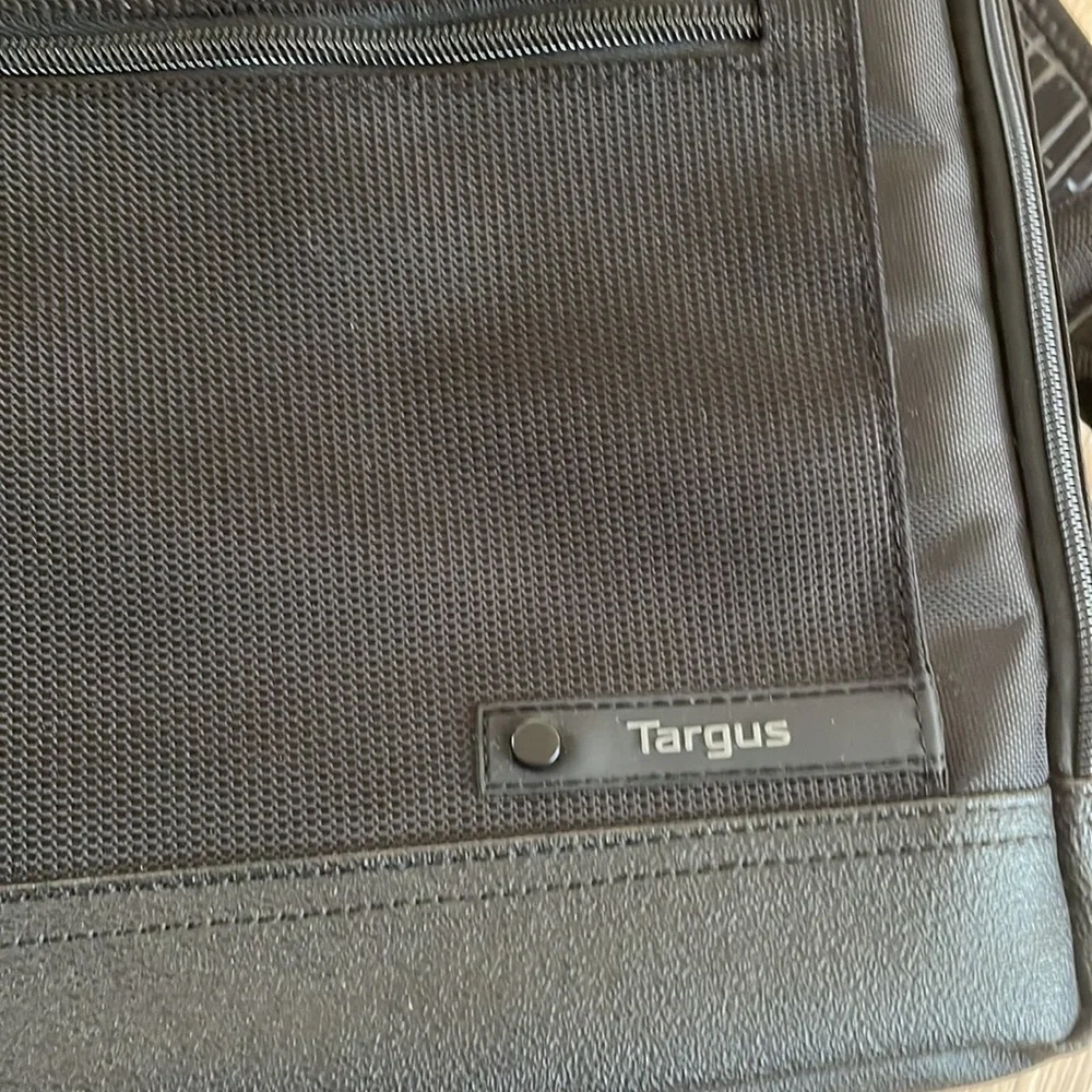 Targus laptop case / shoulder-strap bag